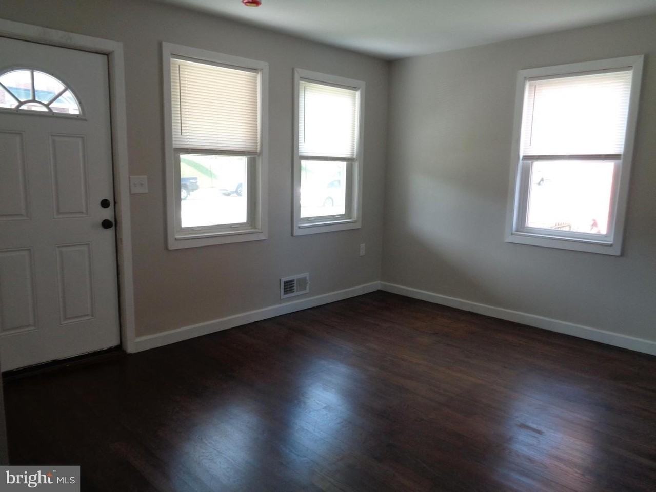 7150 Eastbrook Ave - Photo 6 of 31