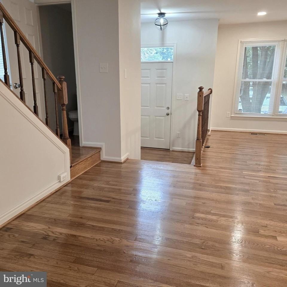 10617 Pine Haven Ter - Photo 3 of 28