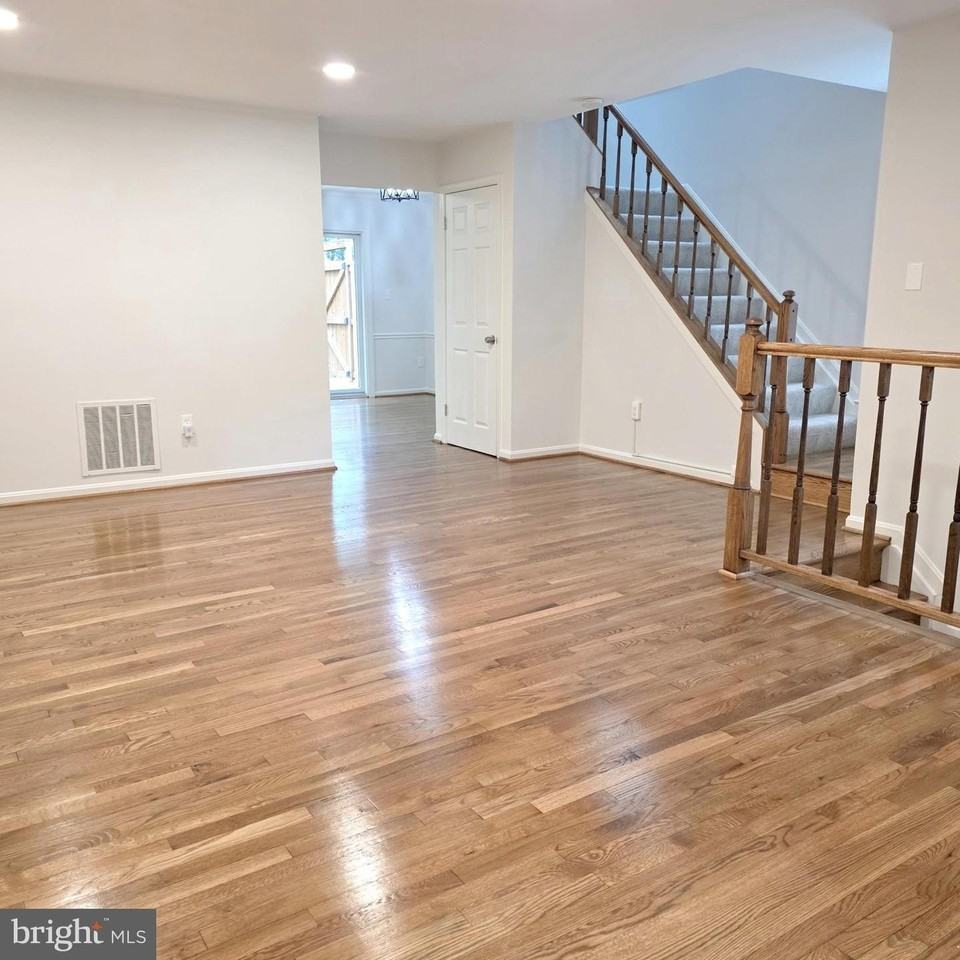 10617 Pine Haven Ter - Photo 4 of 28