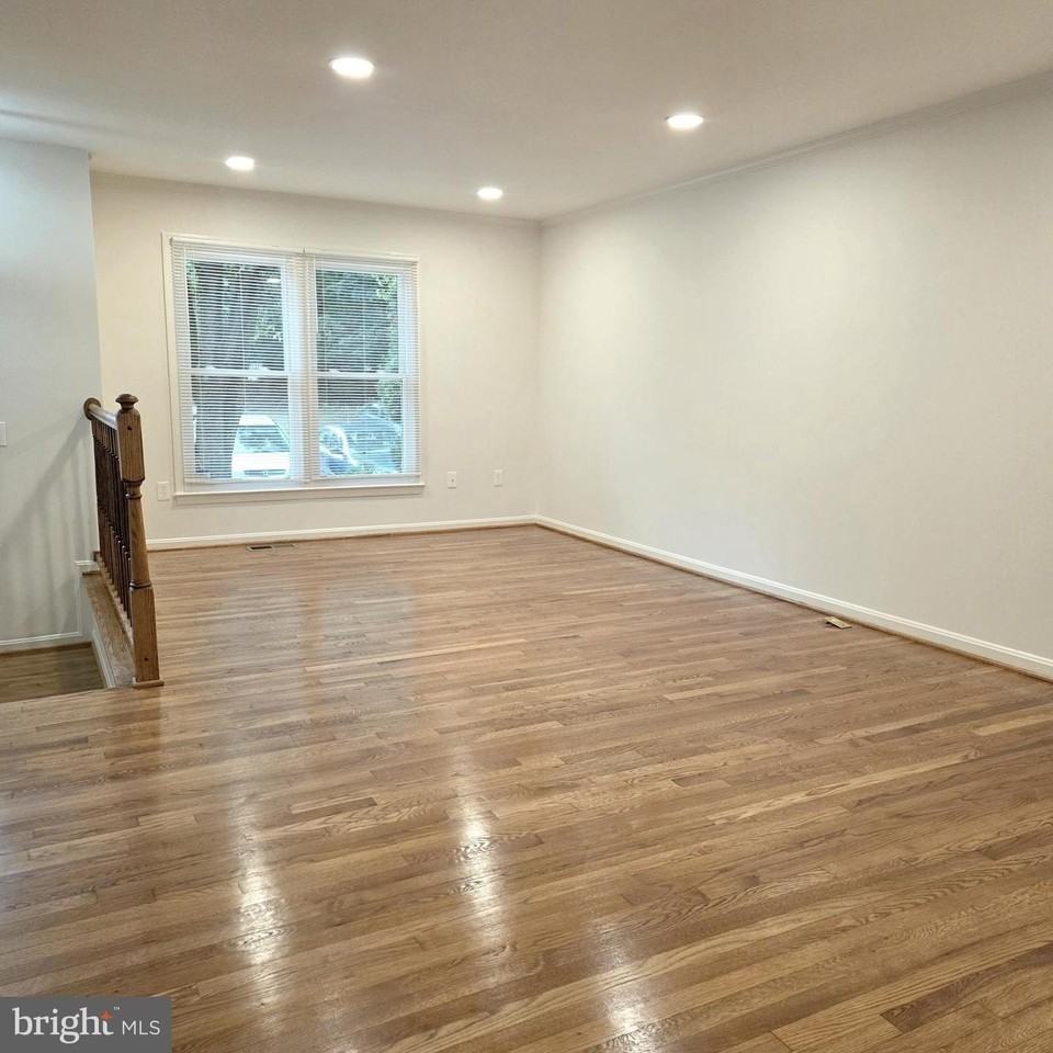 10617 Pine Haven Ter - Photo 5 of 28
