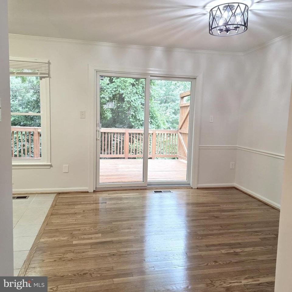 10617 Pine Haven Ter - Photo 7 of 28