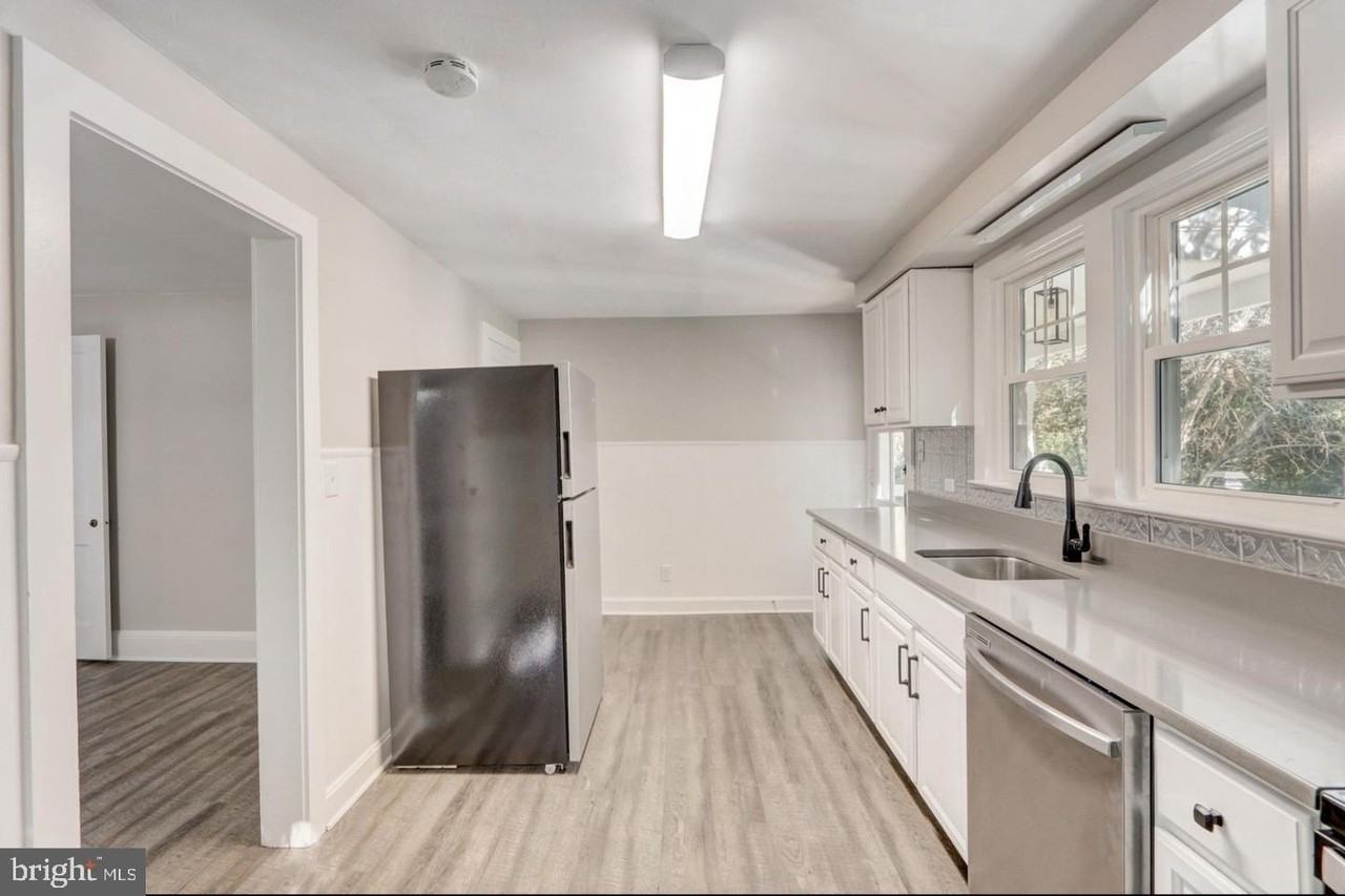 46 N Edgewater Ave - Photo 5 of 30