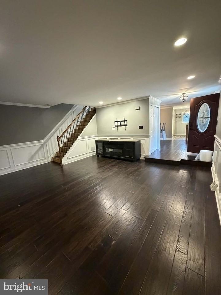 814 Kendrick St - Photo 5 of 35