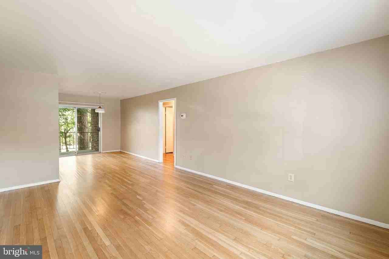 2417 Barracks Pl - Photo 6 of 34