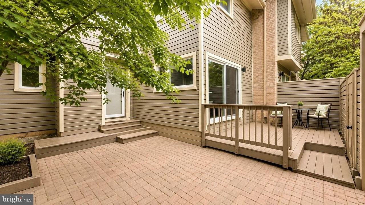 1959 Lakeport Way - Photo 4 of 23