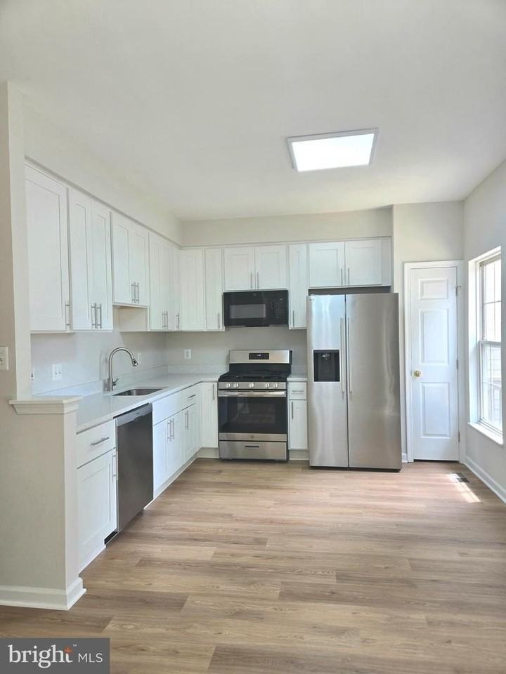 43283 Chokeberry Sq - Photo 6 of 40