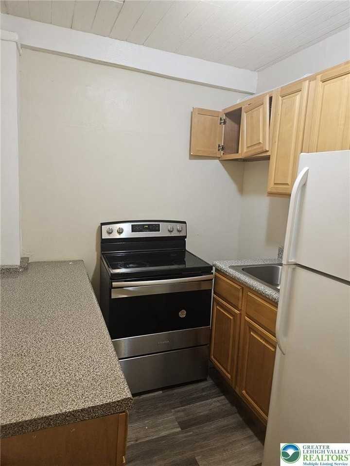 1132 E Susquehanna St #A - Photo 2 of 37