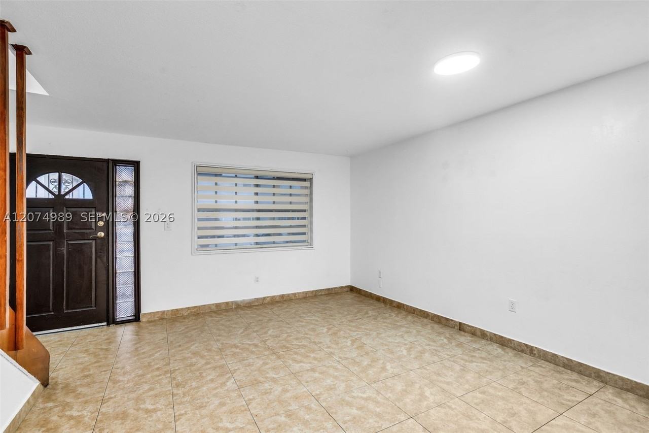 627 W 68th St #627 - Photo 7 of 32