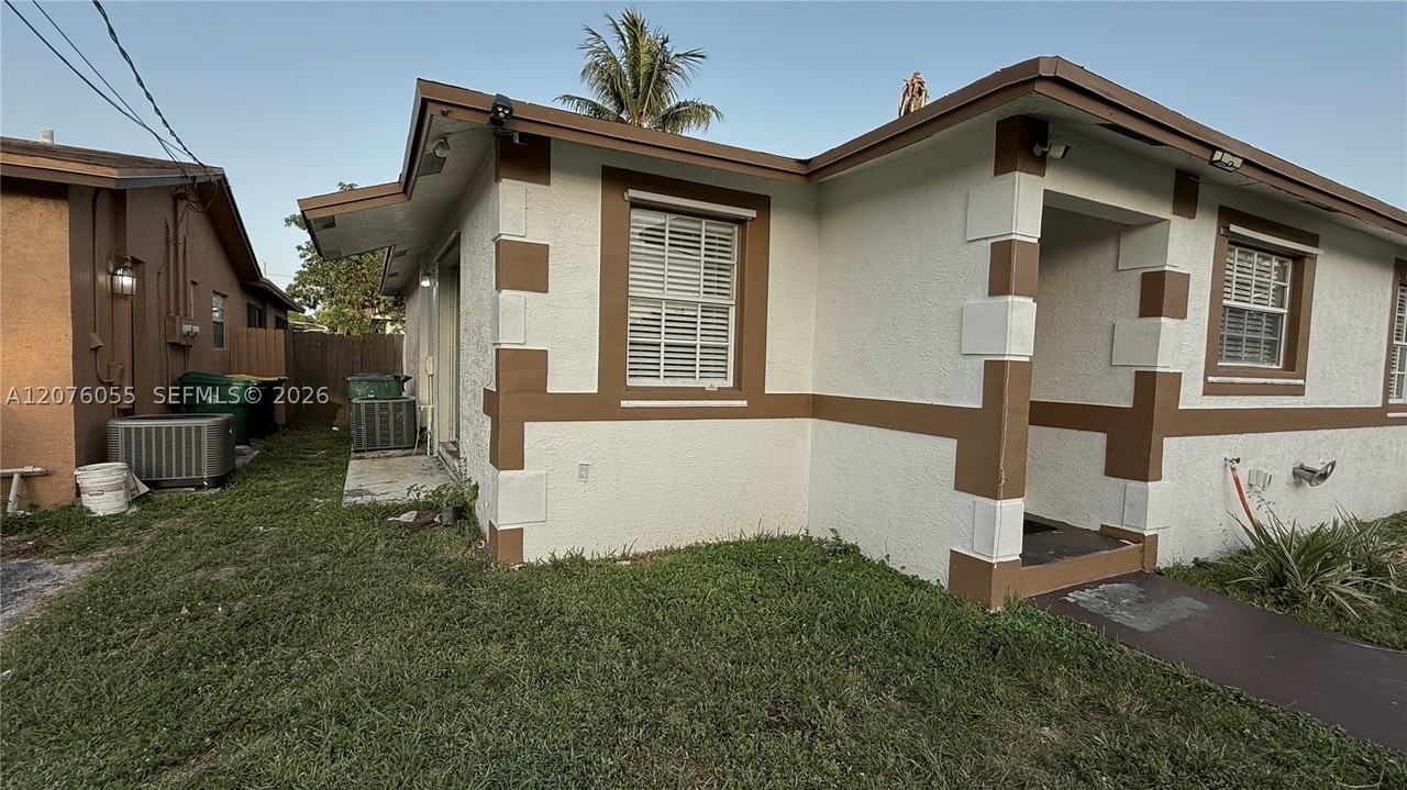 230 Nw 7th Ave - Photo 2 of 23