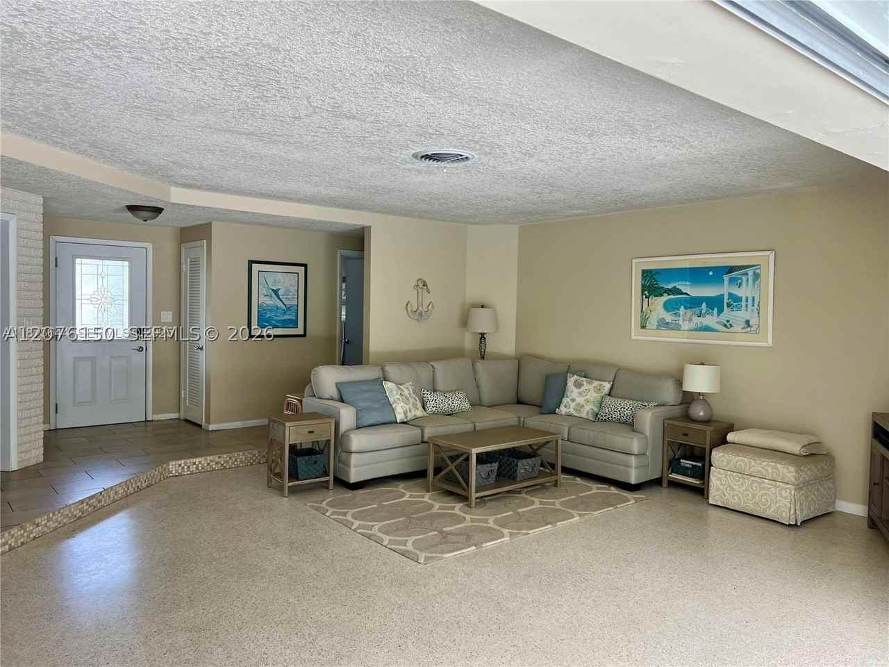 1241 Manor Dr - Photo 4 of 20