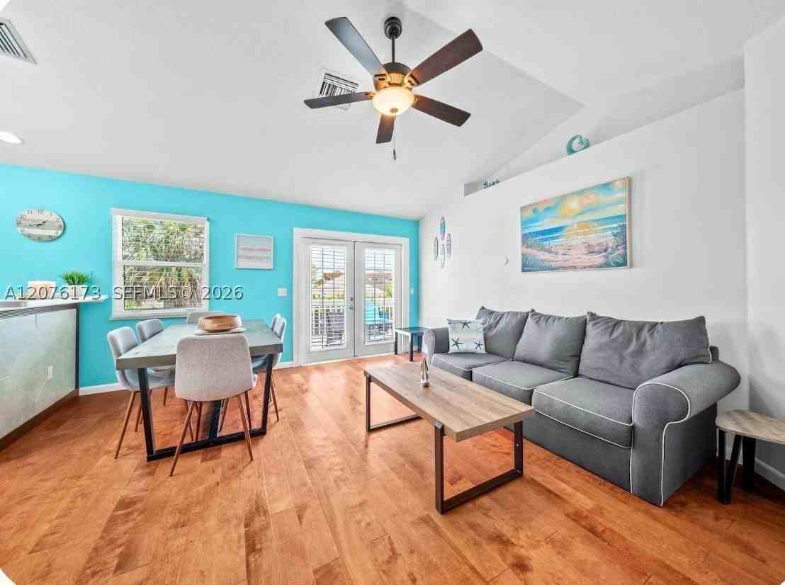 1261 Bonefish Ct - Photo 4 of 32