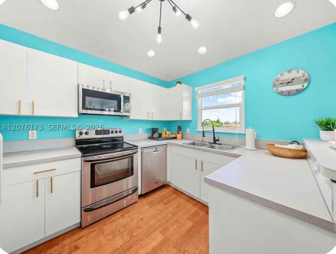 1261 Bonefish Ct - Photo 6 of 32