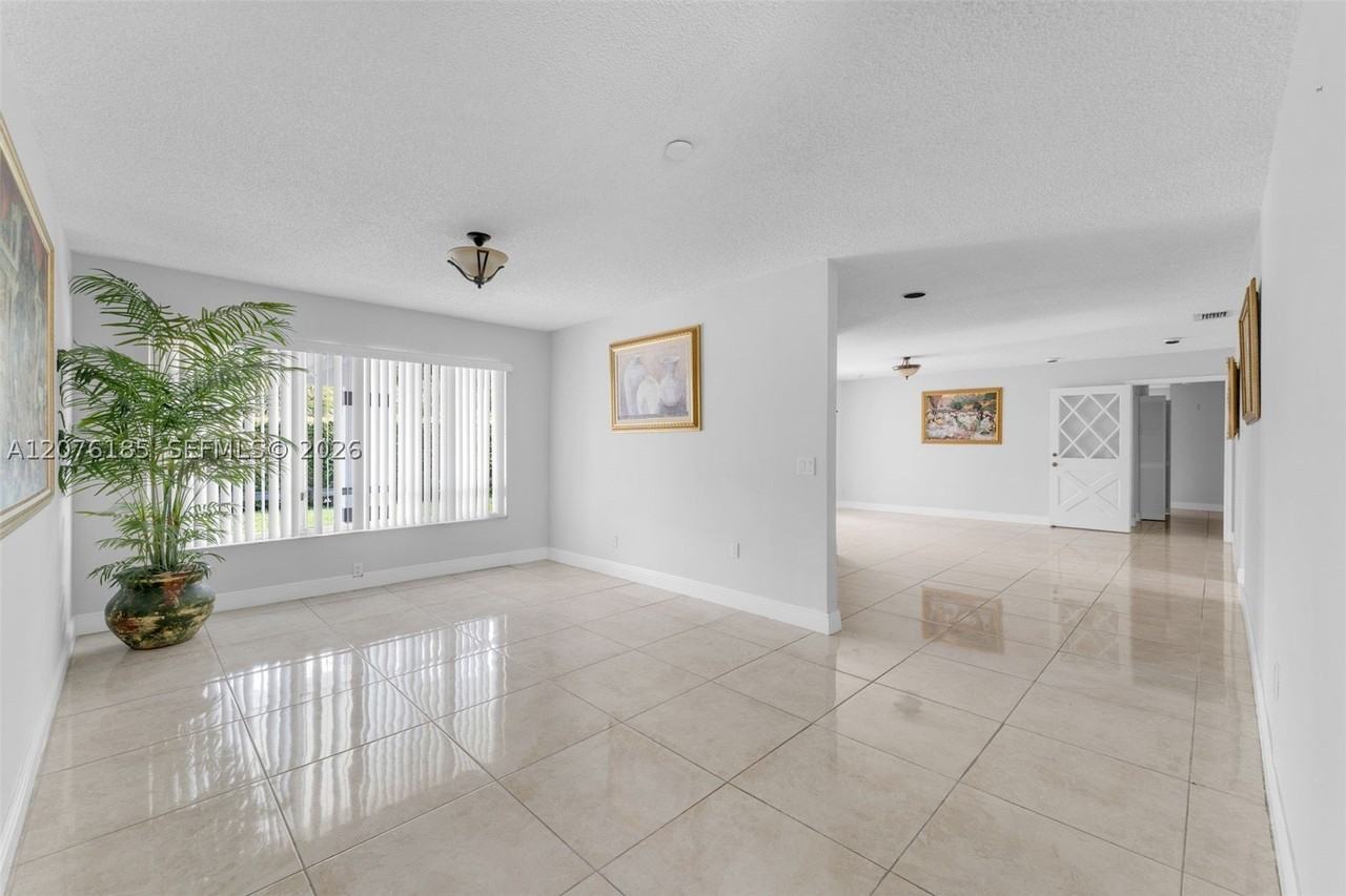 9835 Sw 56th St #0 - Photo 5 of 39