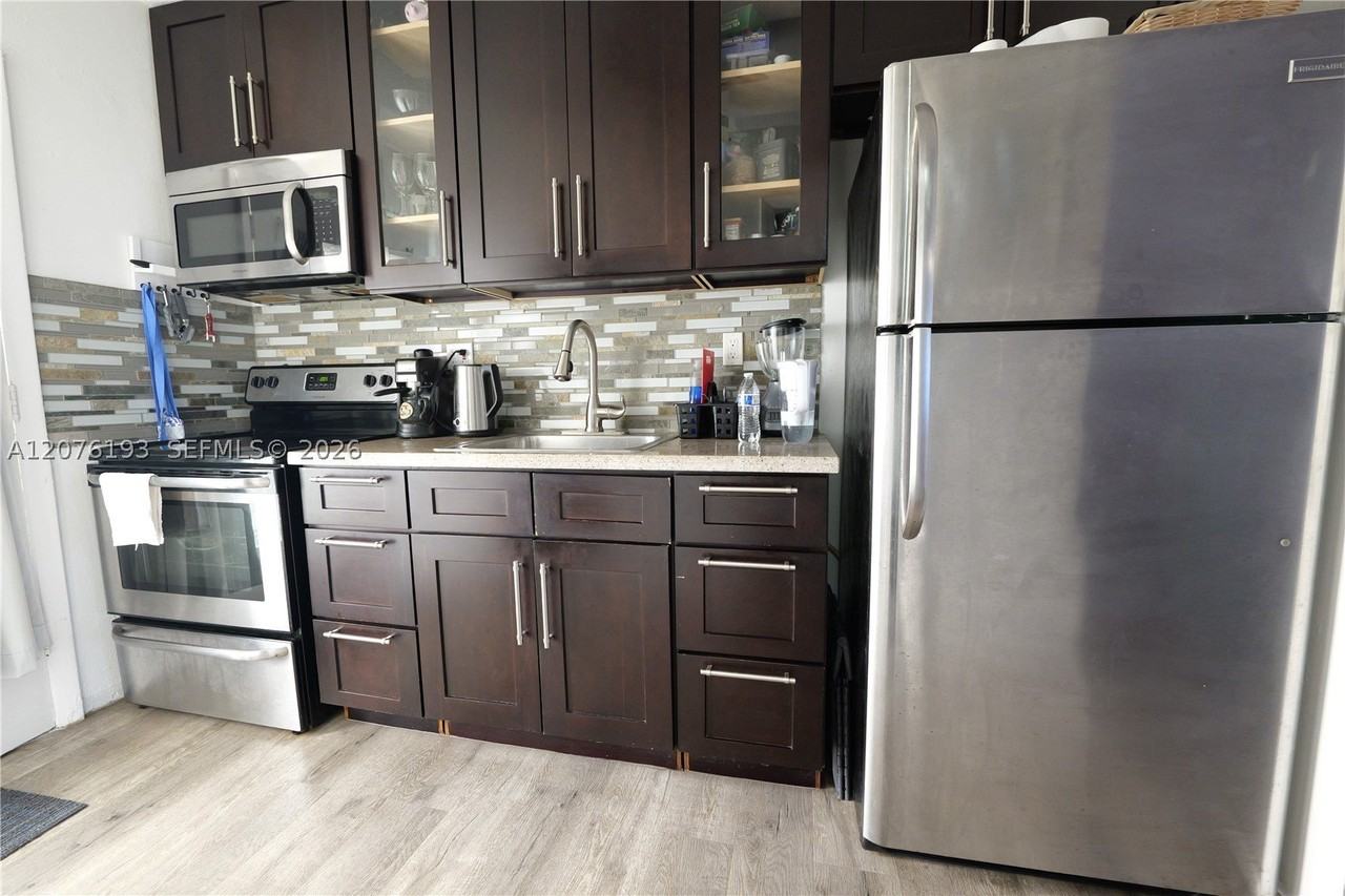 1245 Pennsylvania Ave #8 - Photo 5 of 11