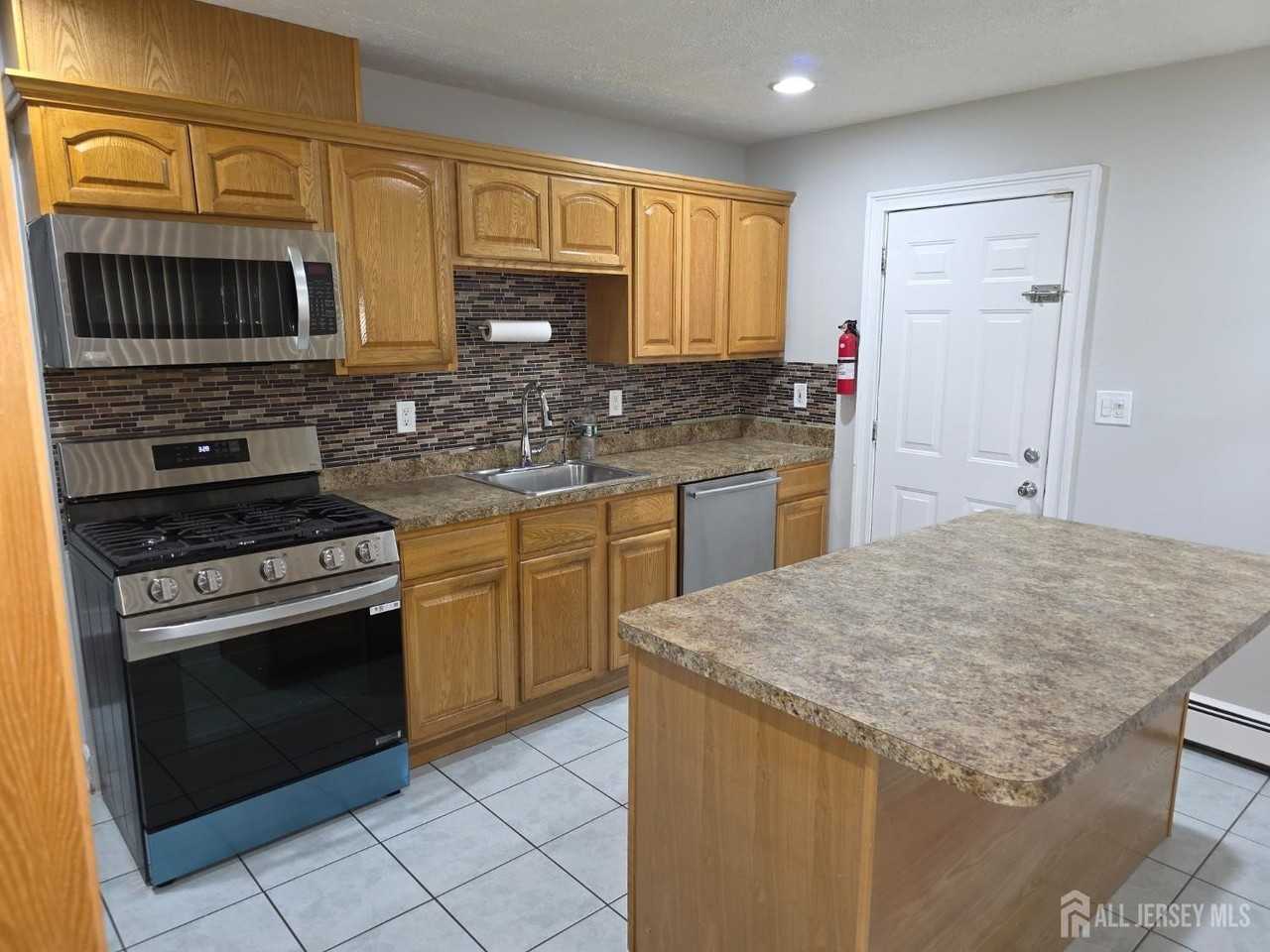 17 Colton Rd - Photo 7 of 8