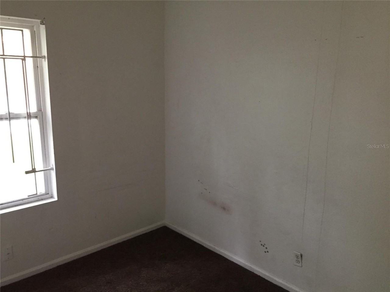 1489 Grothe St - Photo 3 of 11
