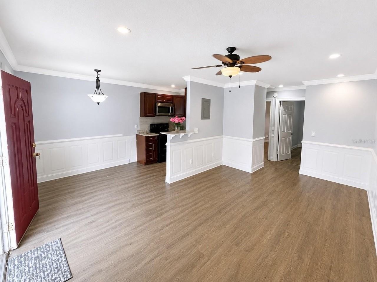 4666 Ken Knight Dr N - Photo 2 of 23