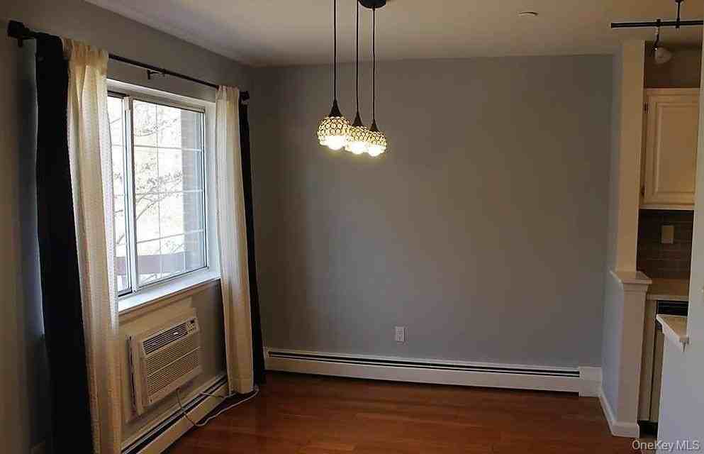 55 N Broadway #3-13 - Photo 3 of 13
