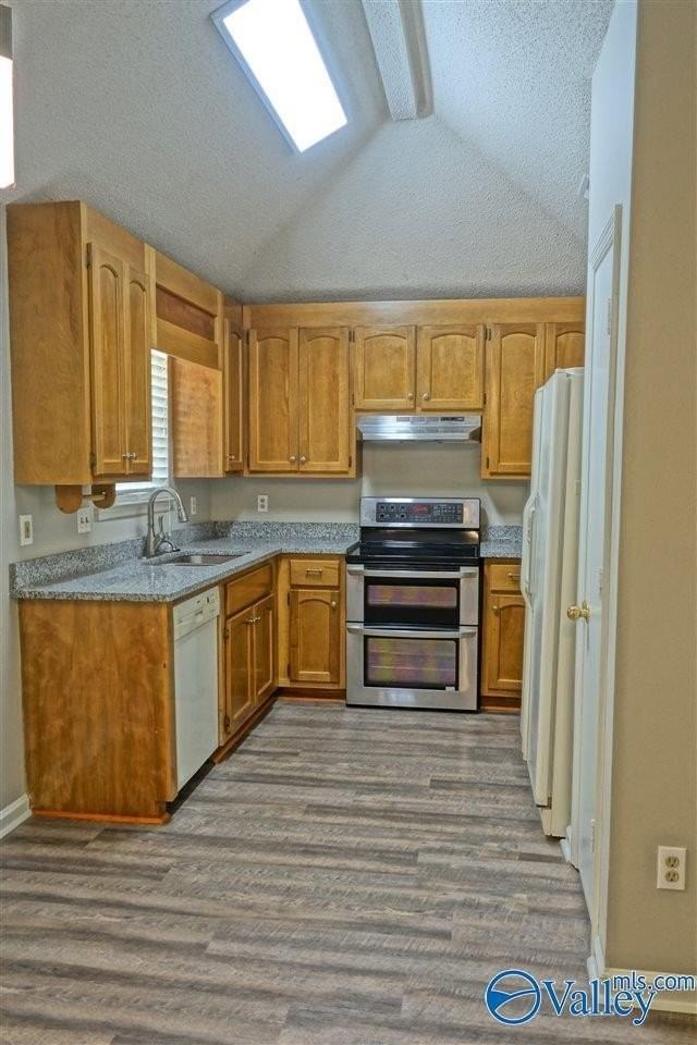 212 Turnbrook Dr Sw - Photo 2 of 15