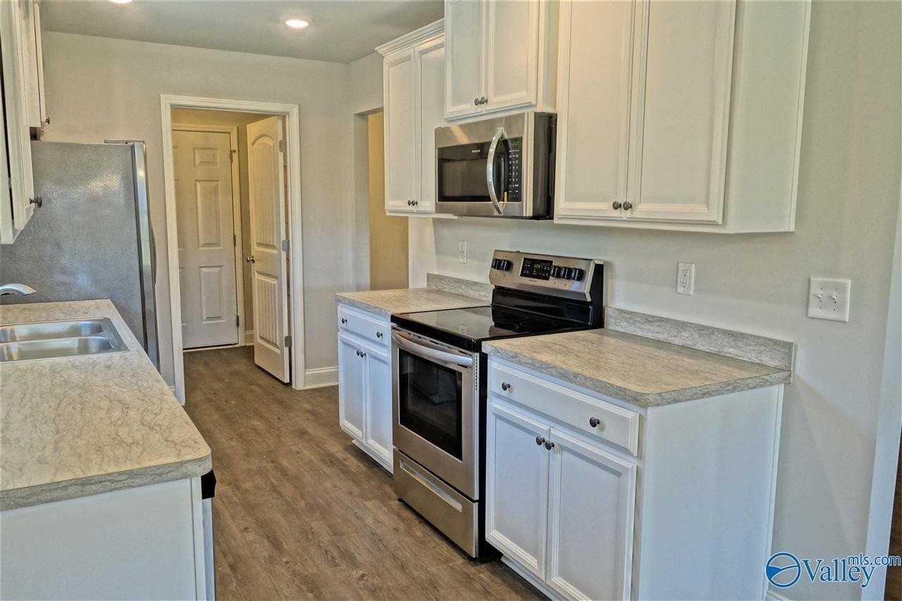 133 Ardsley Dr - Photo 5 of 24