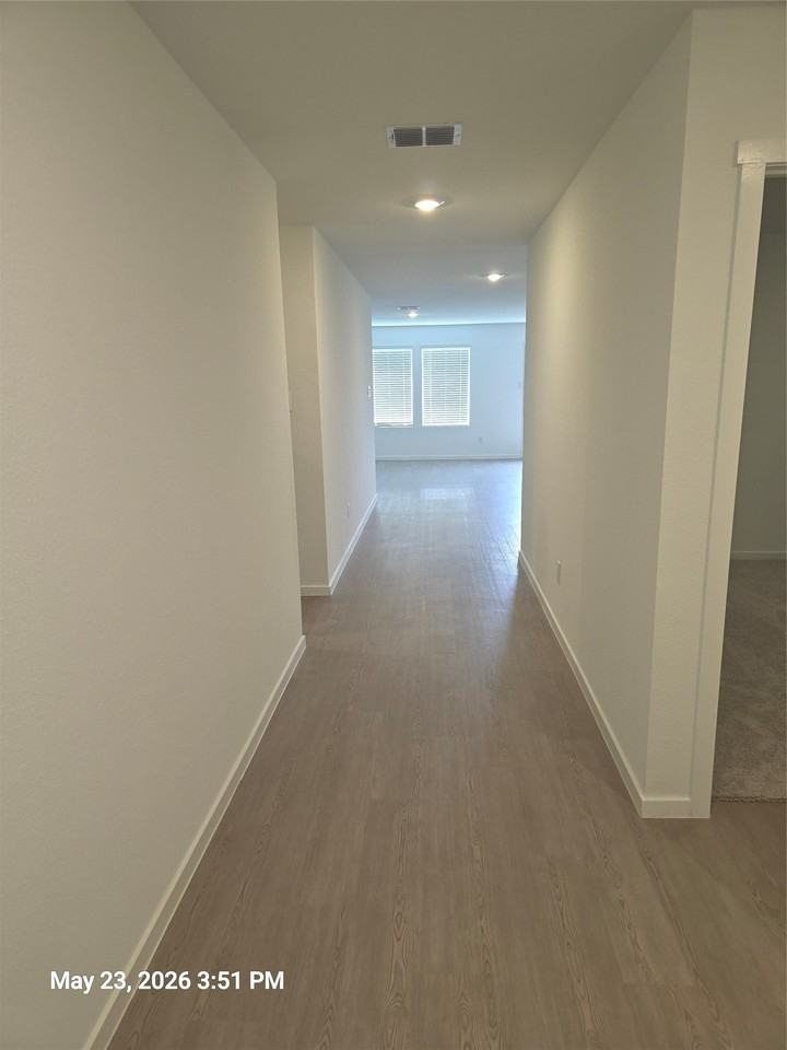 909 Cole St - Photo 2 of 21