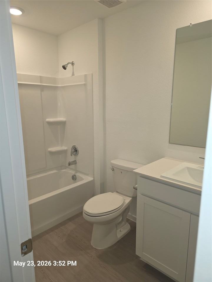 909 Cole St - Photo 4 of 21