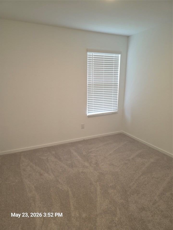 909 Cole St - Photo 6 of 21