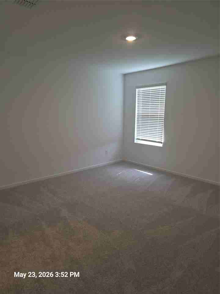 909 Cole St - Photo 7 of 21