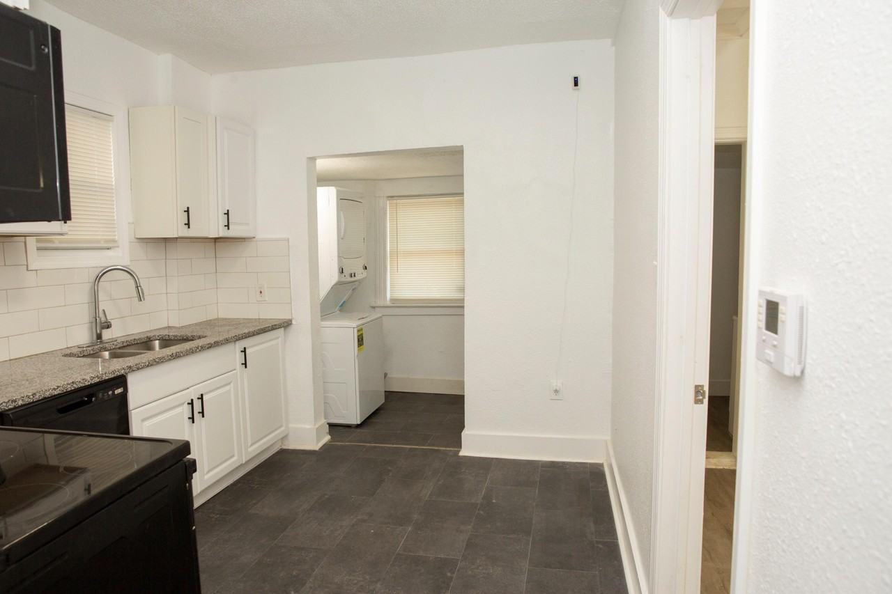 S Benton Ave - Photo 4 of 33