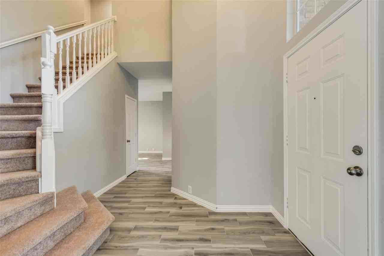 1869 Meyerwood Ln N - Photo 2 of 22