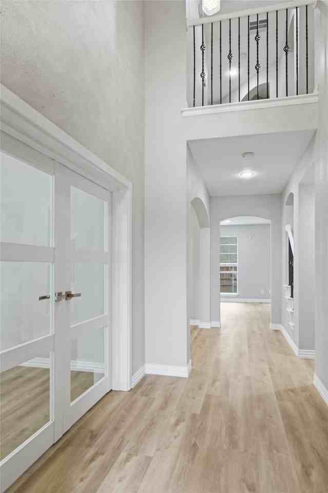 1411 Golf Club Dr - Photo 3 of 40