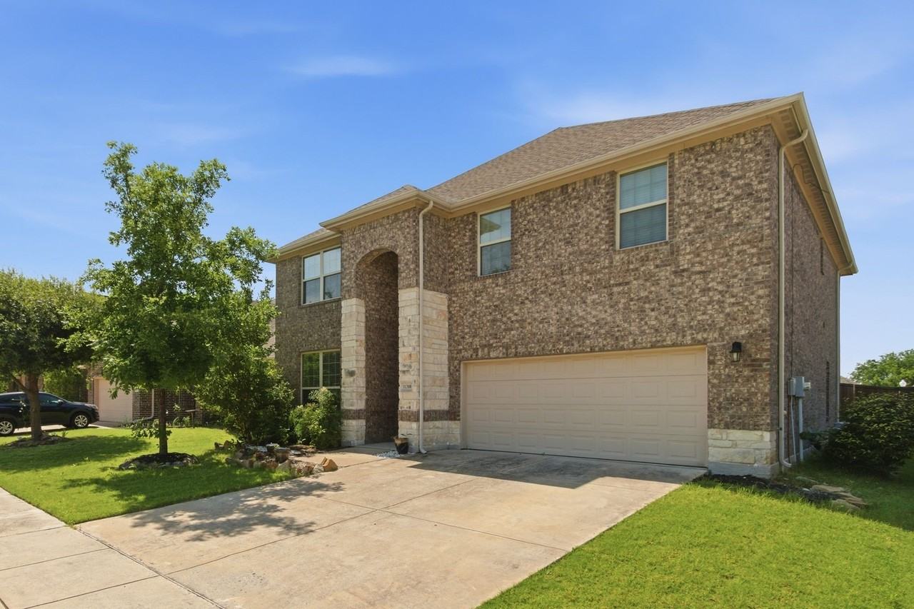 11300 Hubbard Creek Dr - Photo 3 of 38