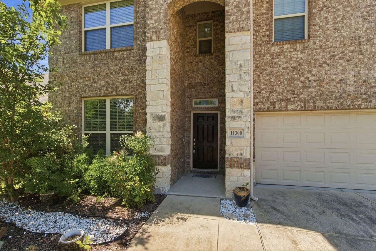 11300 Hubbard Creek Dr - Photo 4 of 38