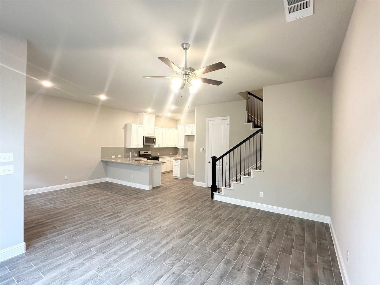 6261 Rilla St - Photo 3 of 21