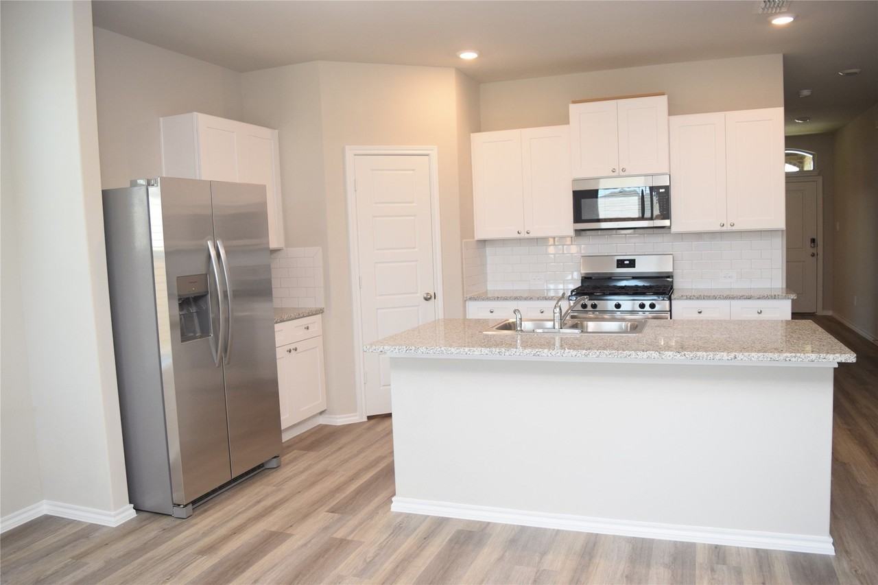 740 Rubicon Rd - Photo 2 of 22