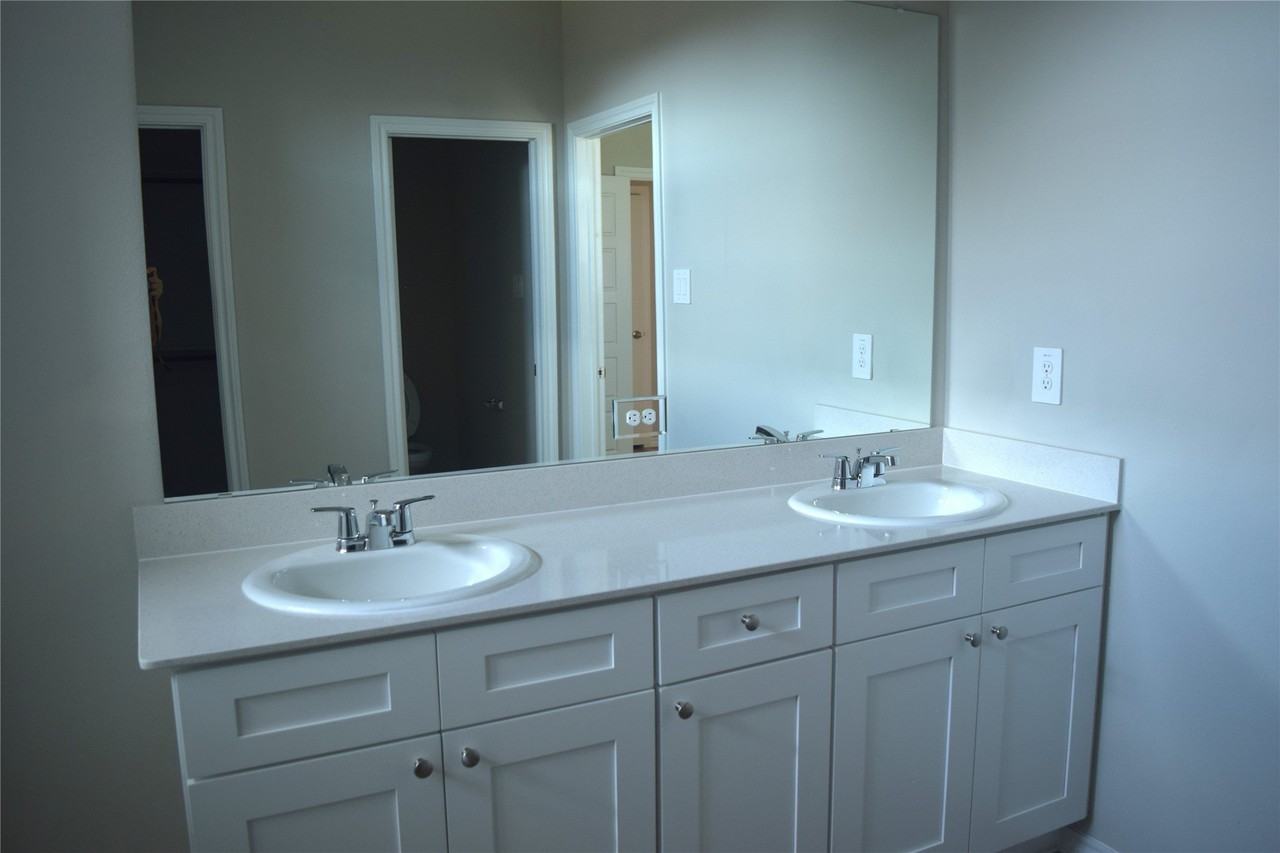 740 Rubicon Rd - Photo 4 of 22