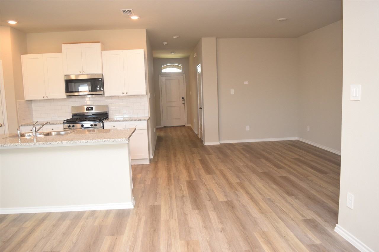 740 Rubicon Rd - Photo 5 of 22