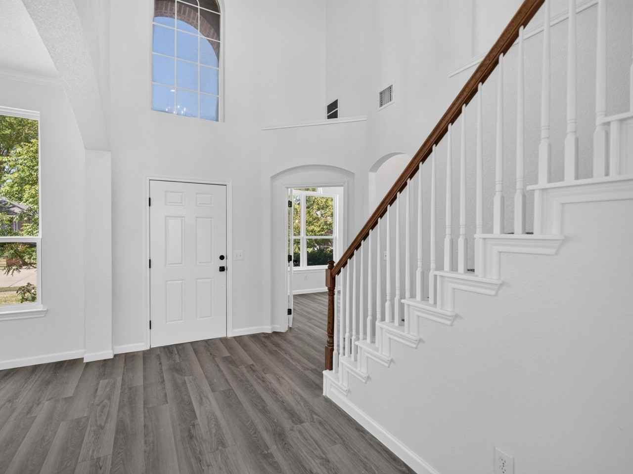1712 Elm Spring Ct - Photo 2 of 34