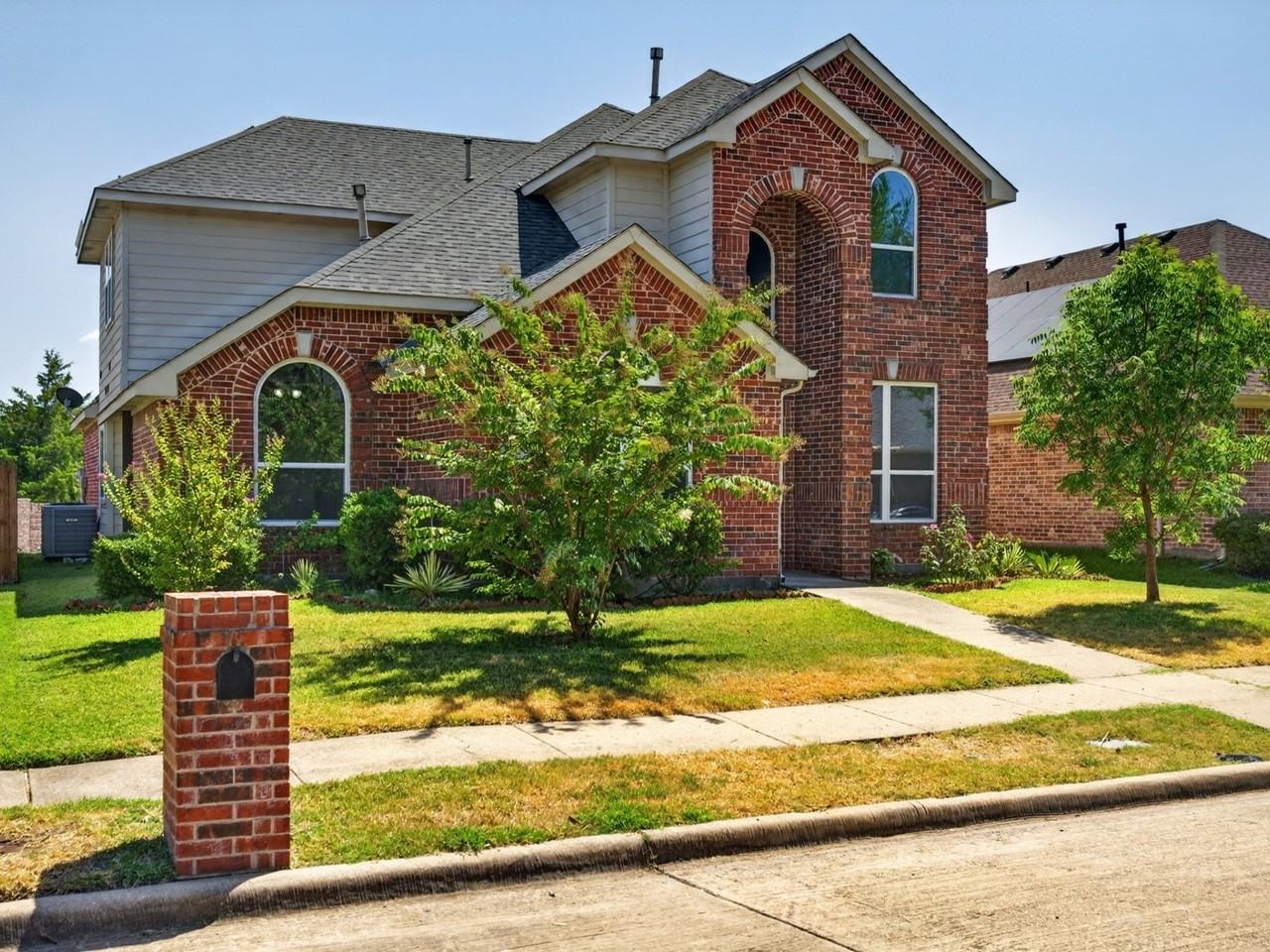 1712 Elm Spring Ct - Photo 4 of 34
