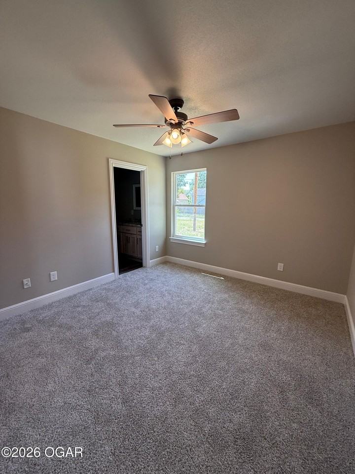 1216 W Austin St - Photo 7 of 17