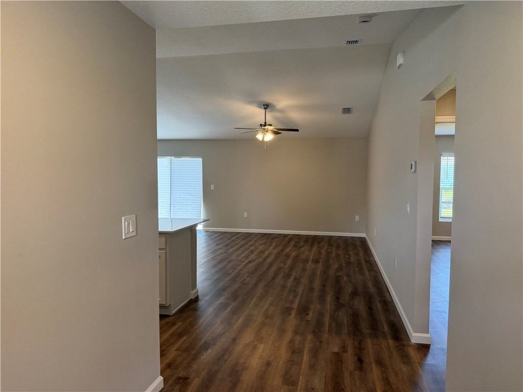 340 Dolphin St Se - Photo 2 of 17