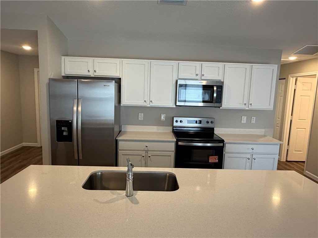 340 Dolphin St Se - Photo 4 of 17
