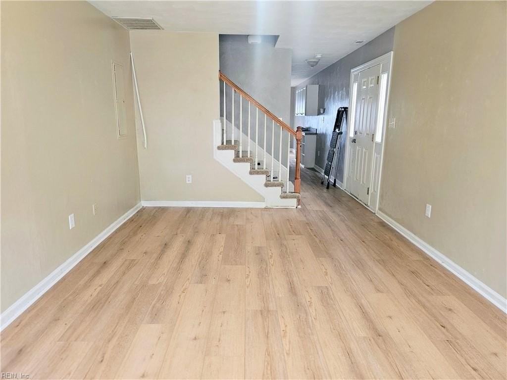 1700 Oliver Ave - Photo 2 of 28