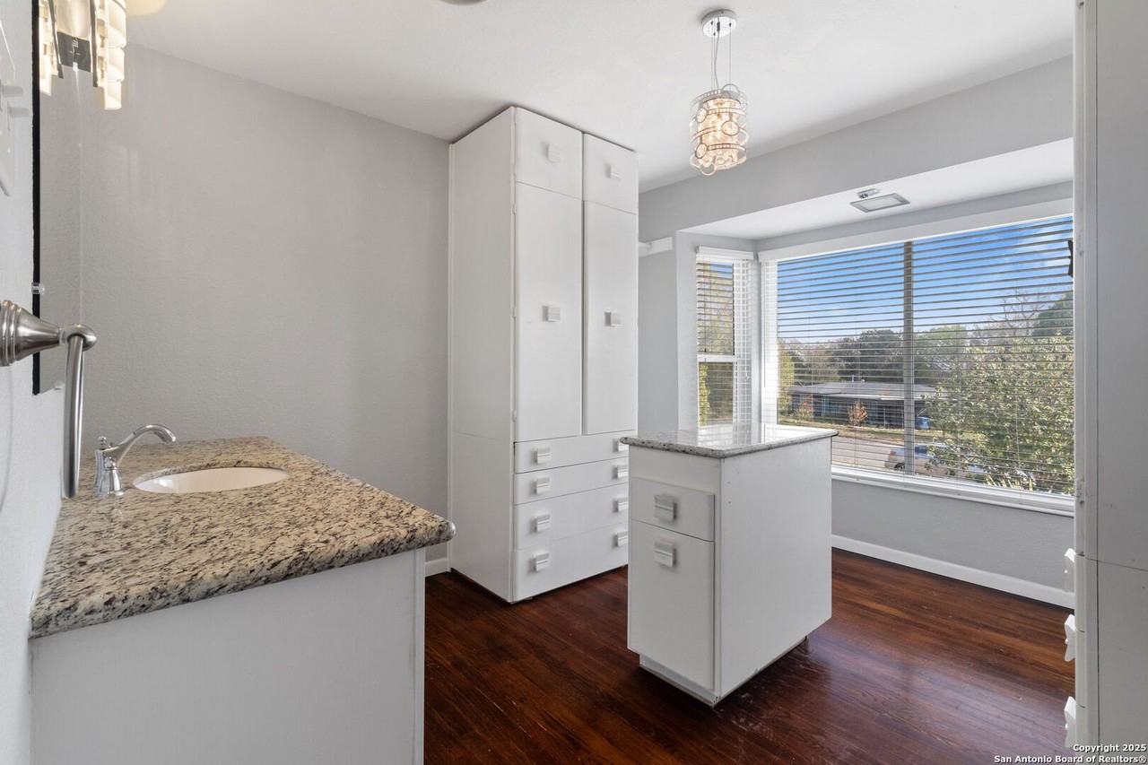 311 Karen Ln #A - Photo 6 of 17