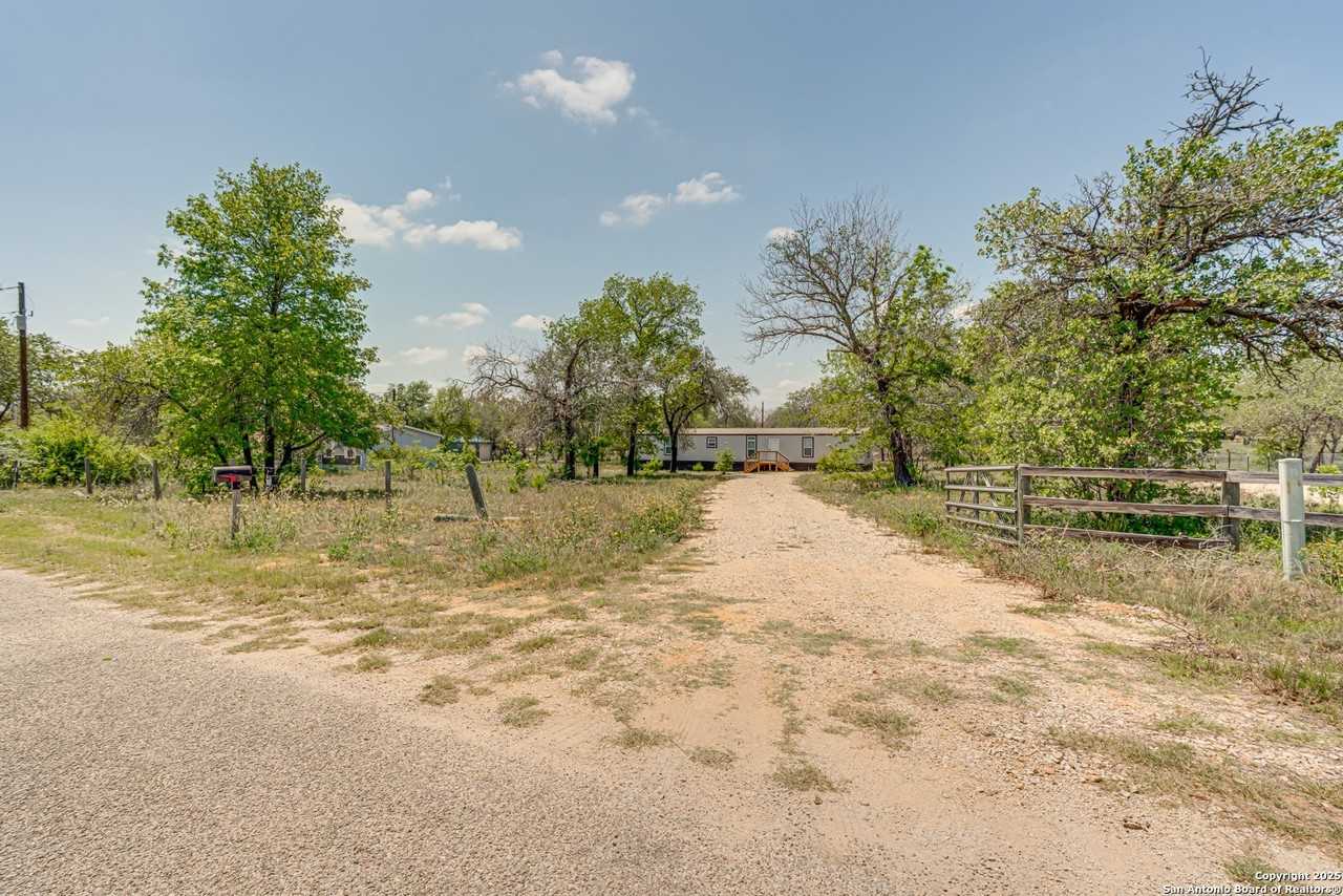 78 Spanish Oak Rd - Photo 3 of 48