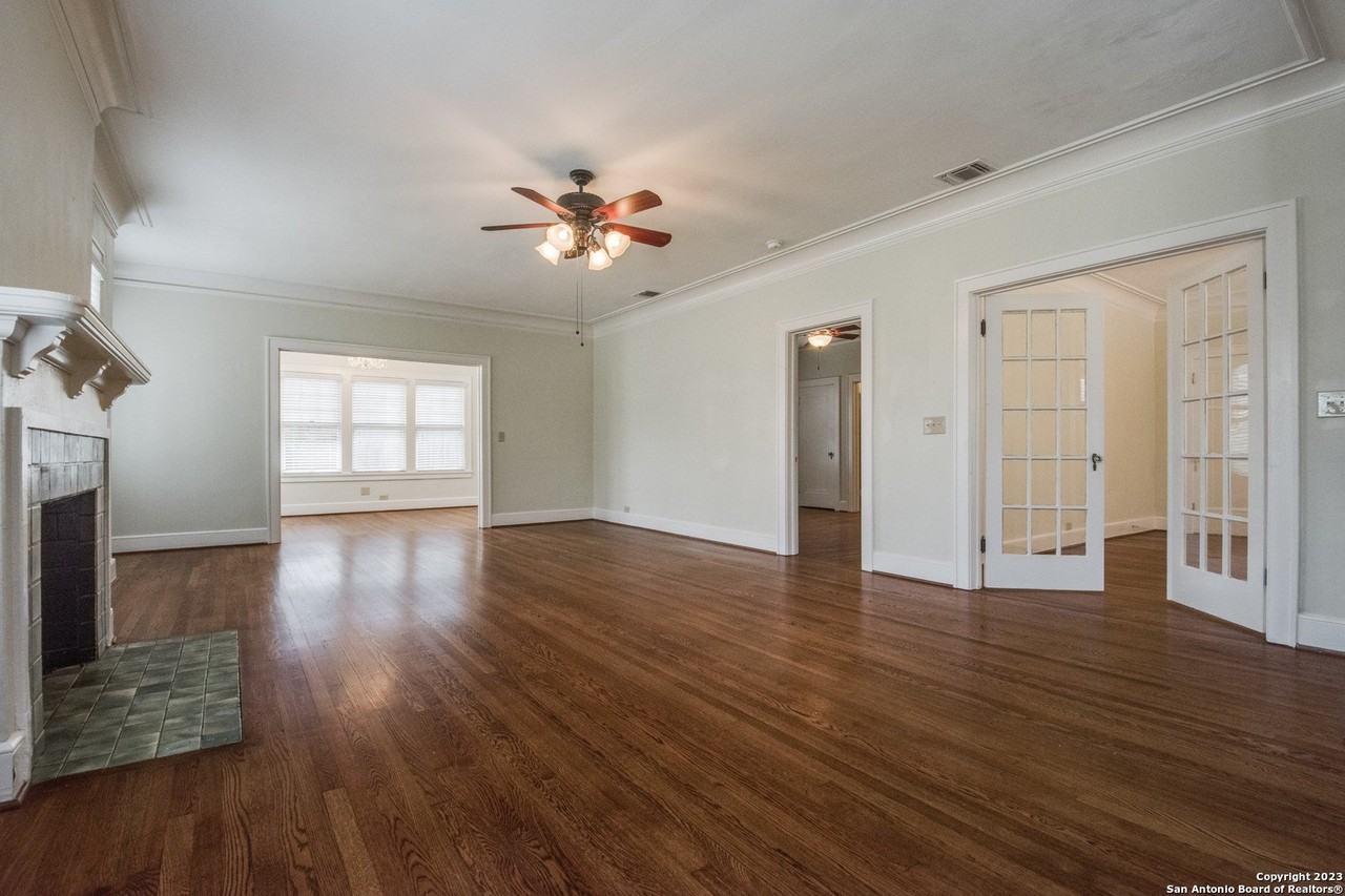 242 W Huisache Ave - Photo 6 of 25