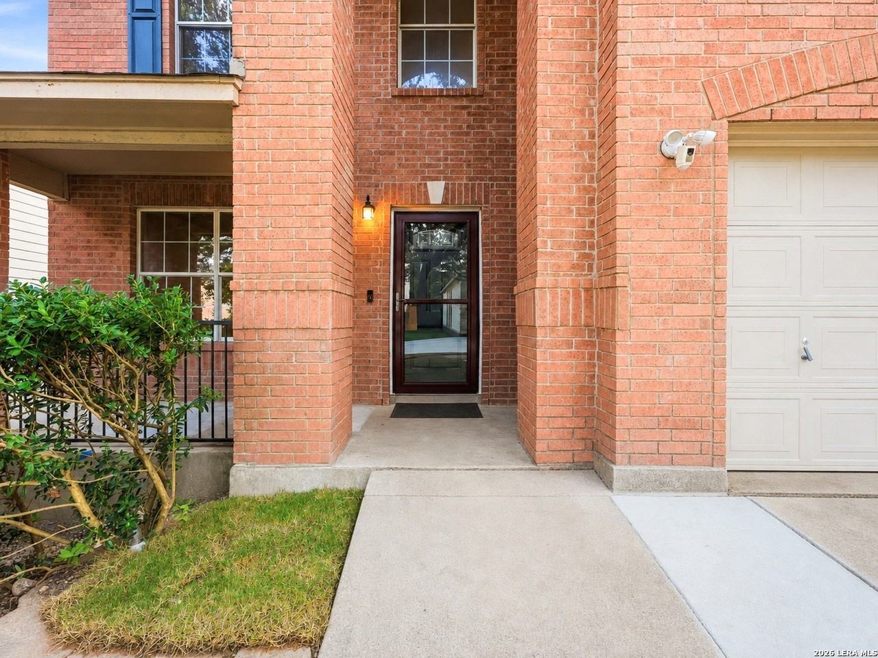 6740 Wayman Rdg - Photo 3 of 33