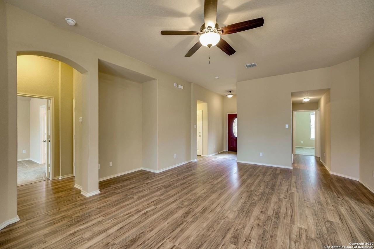 1031 Windy Pond - Photo 4 of 21