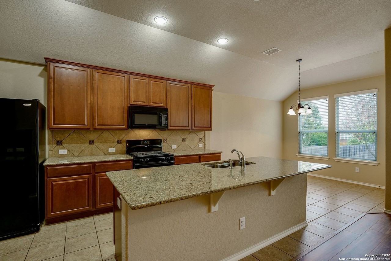 1031 Windy Pond - Photo 7 of 21