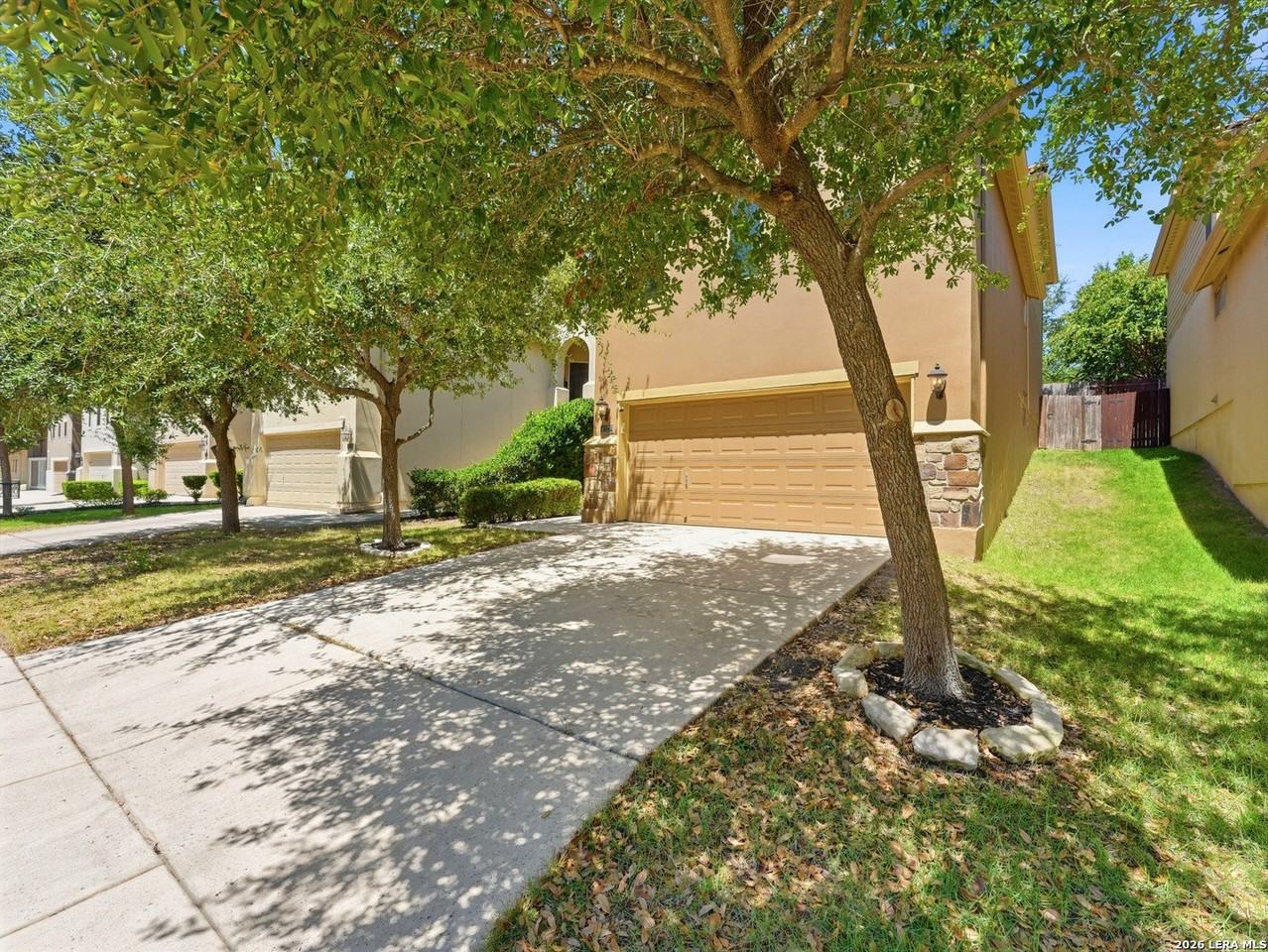 4127 Woodbridge Way - Photo 3 of 37